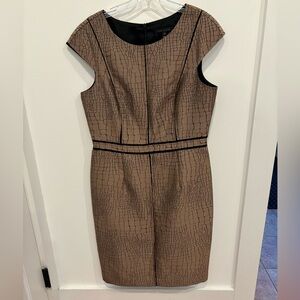 David Meister NEW Short Sleeve Taupe Black Midi Dress Womens Size 12 Luxury